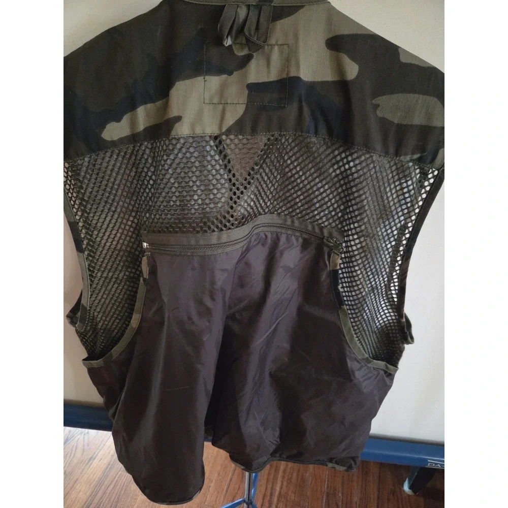 Master Sportsman Camo Vest Size Mens XL Hunting Fishing Outdoors Nice Green